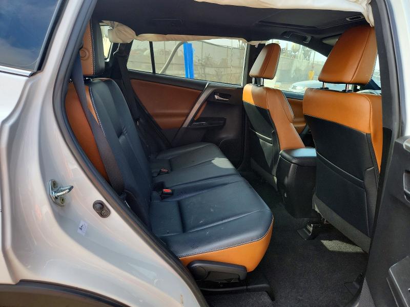 Фото 11 с аукциона – 2017 TOYOTA RAV4 с VIN 2T3NFREV2HW348158