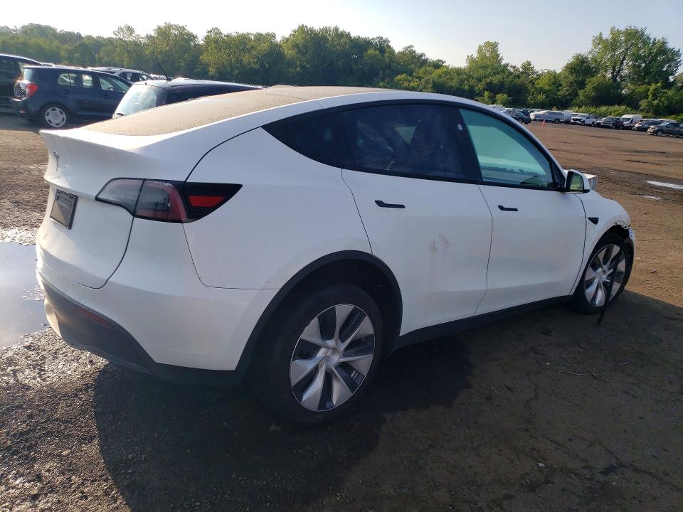 Photo 3 from auction – 2023 TESLA MODEL Y with VIN 7SAYGDED6PF940819