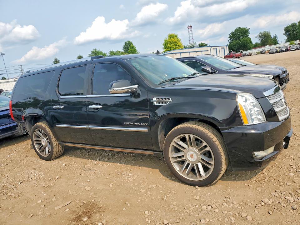 Photo 4 from auction – 2012 CADILLAC ESCALADE with VIN 1GYS4KEF7CR221207