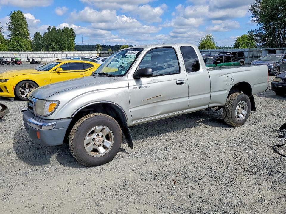 TOYOTA TACOMA 2000 with VIN 5TEWN72N9YZ711348 - Photo from auction