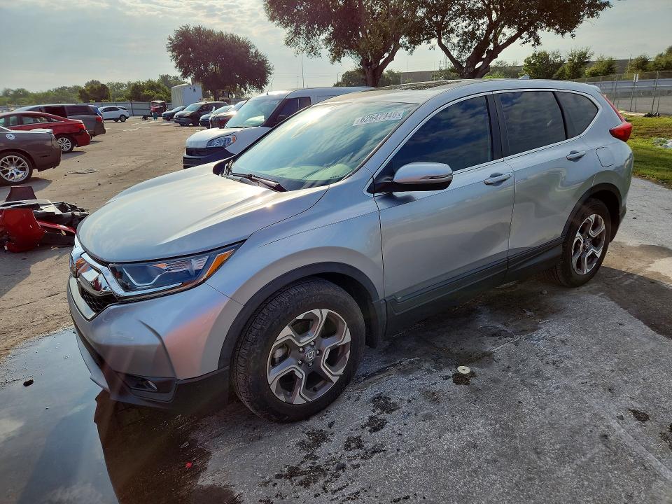 HONDA CR-V 2018 with VIN 7FARW1H83JE038626 - Photo from auction