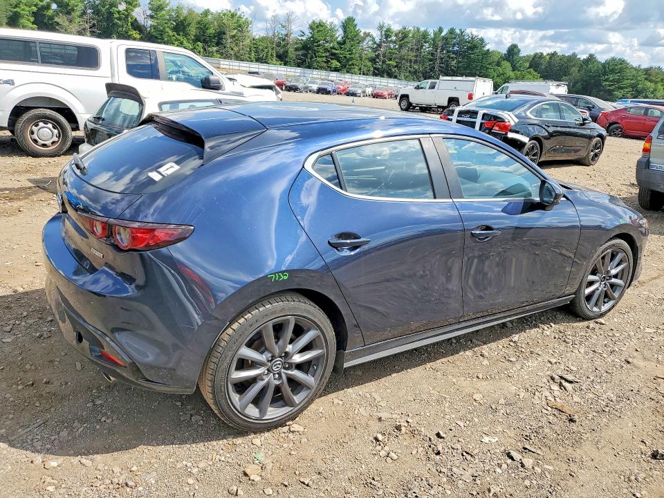 Photo 3 from auction – 2020 MAZDA 3 with VIN JM1BPALM1L1161285