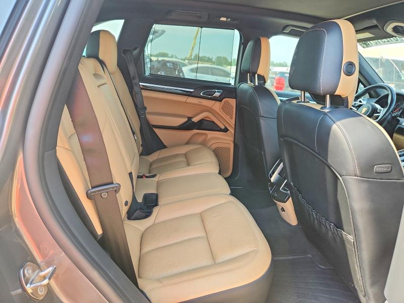 Photo 11 from auction – 2016 PORSCHE CAYENNE with VIN WP1AF2A28GLA40512