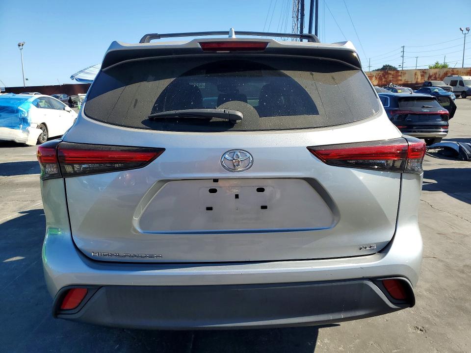 Photo 6 from auction – 2023 TOYOTA HIGHLANDER with VIN 5TDKDRAH6PS504386