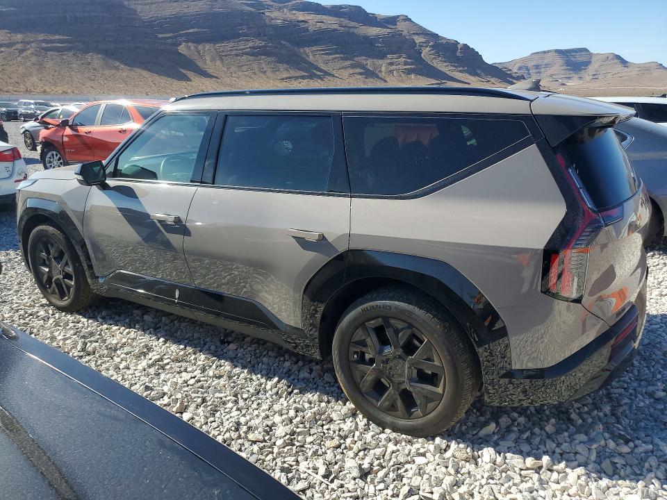 Photo 2 from auction – 2026 KIA EV9 with VIN 5XYADFS5XTG009372