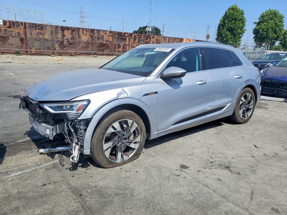 Foto 1 de la subasta – 2022 AUDI E-TRON con VIN WA1AAAGEXNB031240