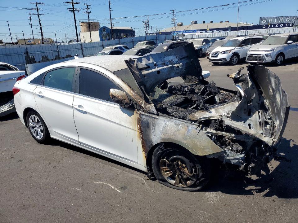 Photo 4 from auction – 2011 HYUNDAI SONATA with VIN 5NPEB4AC2BH237031
