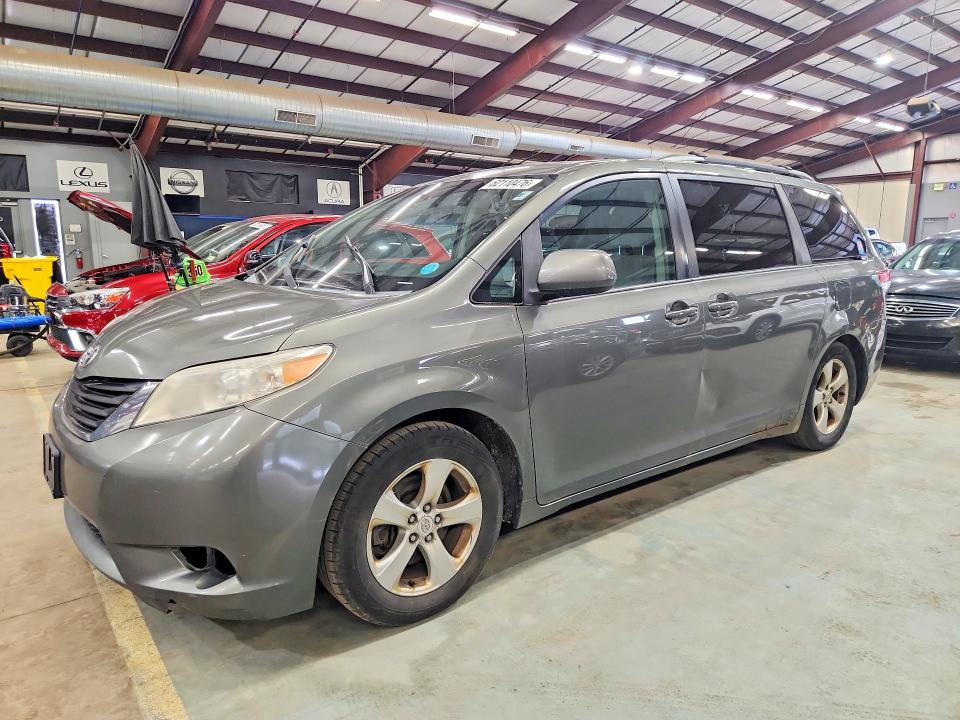 TOYOTA SIENNA 2011 with VIN 5TDKK3DC3BS032658 - Photo from auction