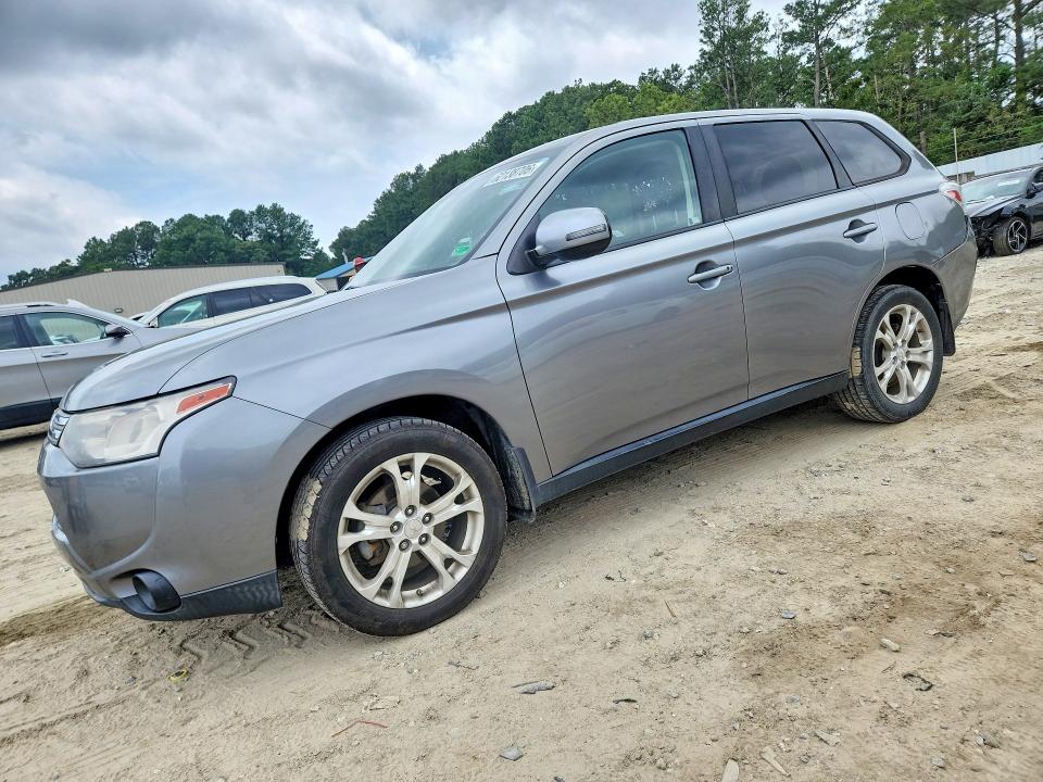 MITSUBISHI OUTLANDER 2014 with VIN JA4AD3A30EZ015808 - Photo from auction