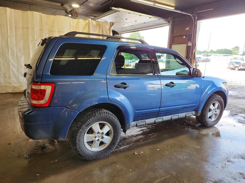 Photo 3 from auction – 2010 FORD ESCAPE with VIN 1FMCU9D79AKC28495