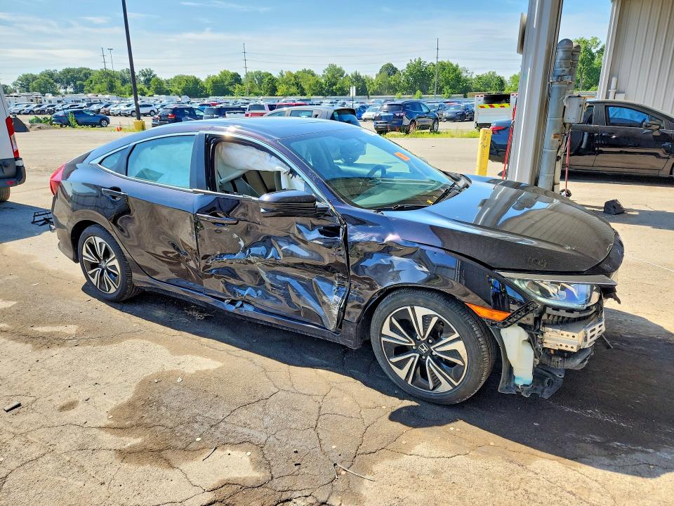 Photo 4 from auction – 2017 HONDA CIVIC with VIN 19XFC1F30HE212182