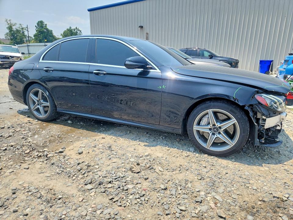 Photo 4 from auction – 2017 MERCEDES-BENZ E with VIN WDDZF4JB3HA042560