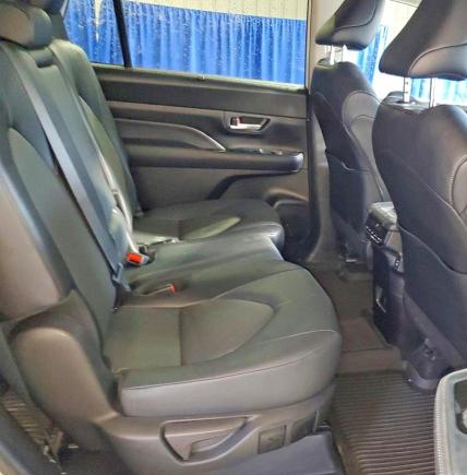 Photo 11 from auction – 2024 TOYOTA GRAND HIGHLANDER with VIN 5TDAAAB59RS037722