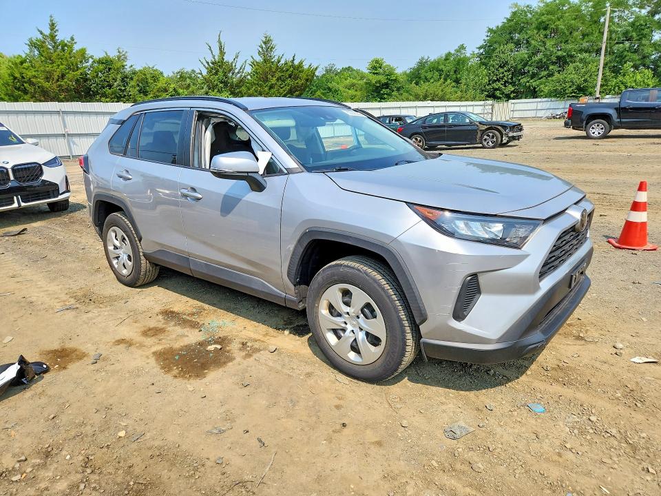 Photo 4 from auction – 2021 TOYOTA RAV4 with VIN 2T3G1RFV5MW152506
