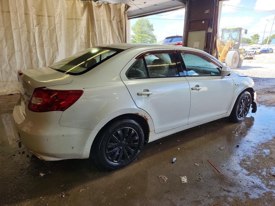 Photo 3 from auction – 2012 SUZUKI KIZASHI with VIN JS2RF9A16C6100838