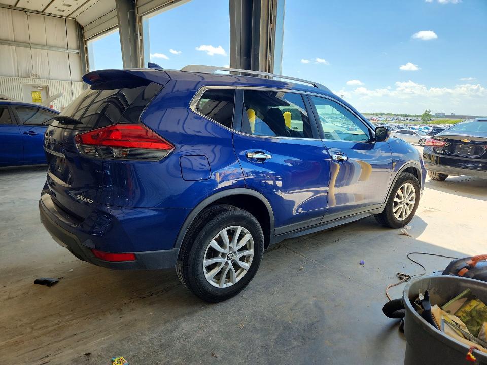 Photo 3 from auction – 2017 NISSAN ROGUE with VIN KNMAT2MVXHP602307
