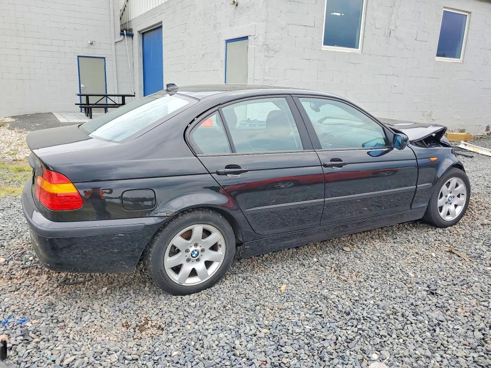 Photo 3 from auction – 2004 BMW 325 with VIN WBAET37464NH05997