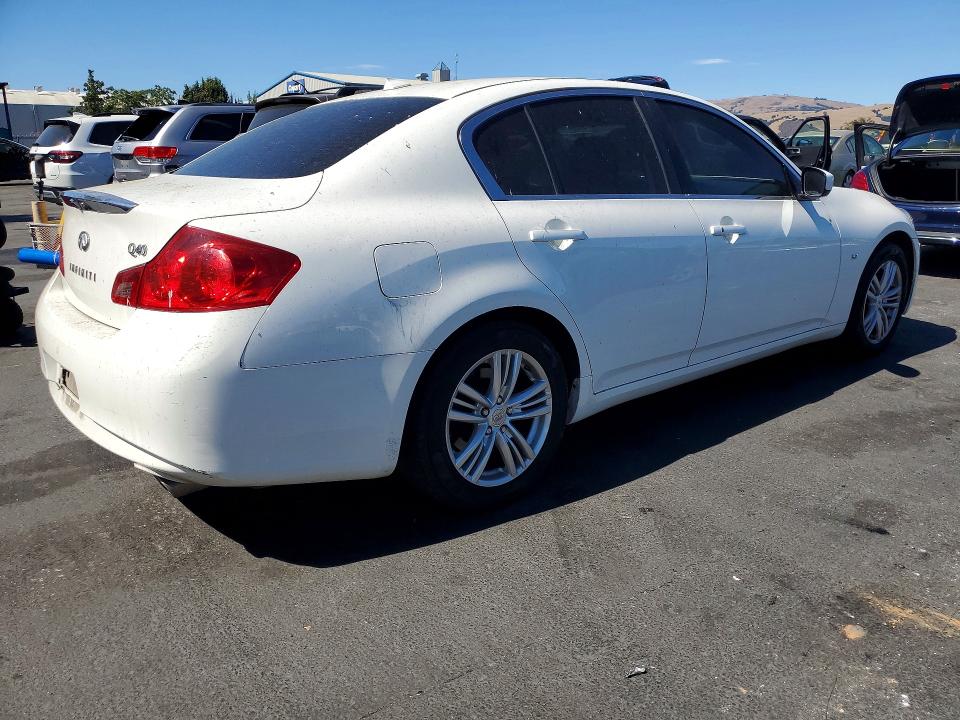 Photo 3 from auction – 2015 INFINITI Q40 with VIN JN1CV6AP1FM503375