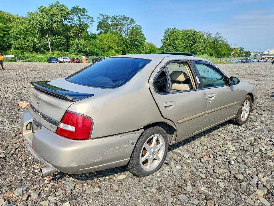 Photo 3 from auction – 2000 NISSAN ALTIMA with VIN 1N4DL01D5YC218557