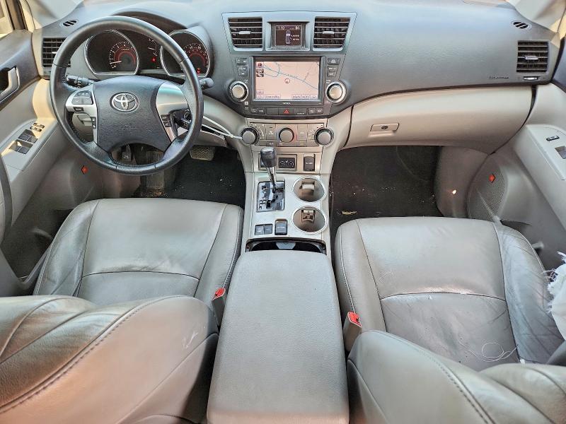 Photo 8 from auction – 2011 TOYOTA HIGHLANDER with VIN 5TDBK3EH6BS050145