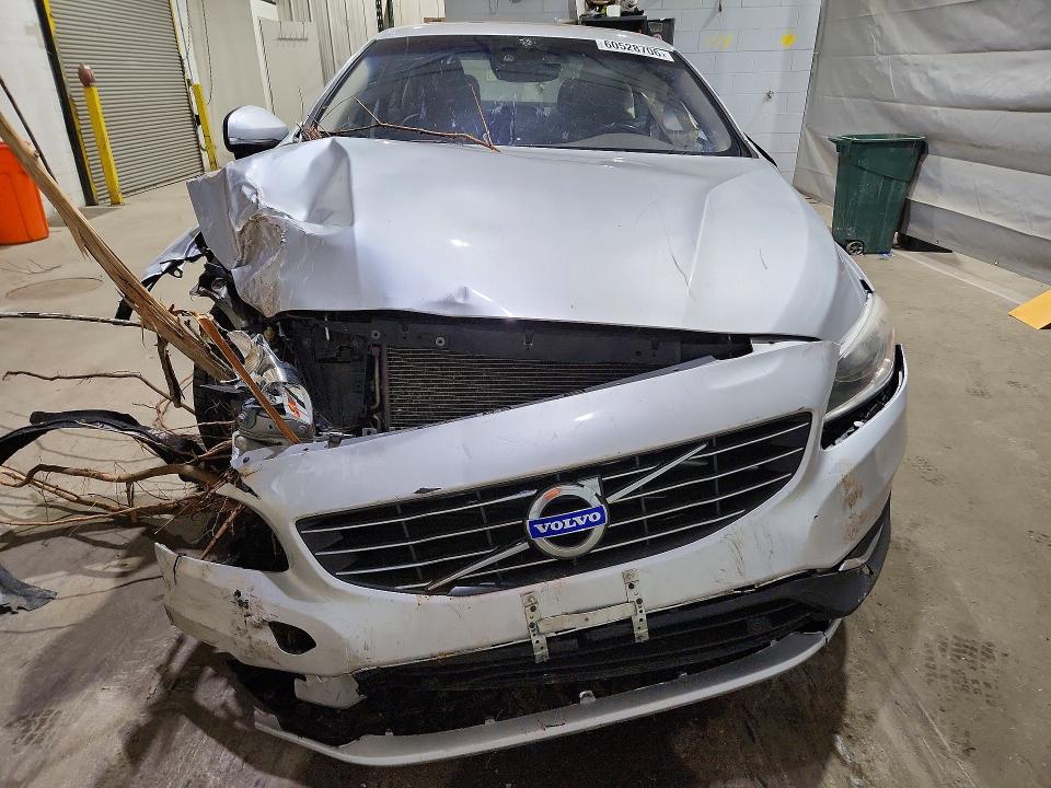 Photo 5 from auction – 2016 VOLVO S60 with VIN YV126MFK3G1394728