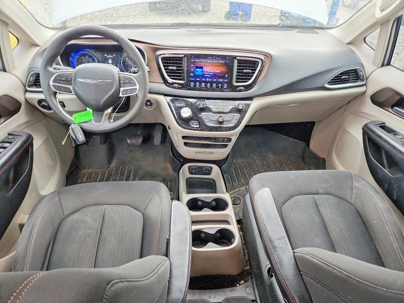 Photo 8 from auction – 2017 CHRYSLER PACIFICA with VIN 2C4RC1DG3HR517628