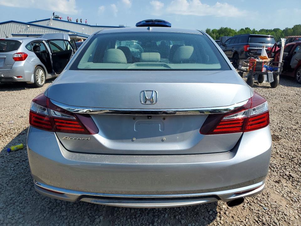 Photo 6 from auction – 2017 HONDA ACCORD with VIN 1HGCR2F84HA015037
