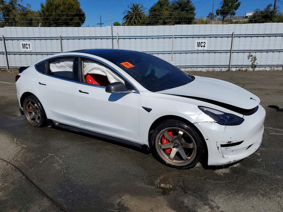 Photo 4 from auction – 2019 TESLA MODEL 3 with VIN 5YJ3E1EA5KF415941