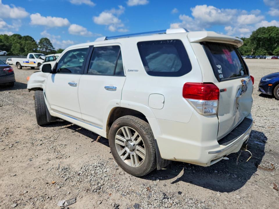 Photo 2 from auction – 2013 TOYOTA 4RUNNER with VIN JTEZU5JRXD5059504