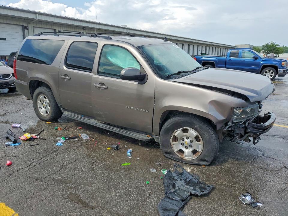 Photo 4 from auction – 2011 CHEVROLET SUBURBAN with VIN 1GNSKHE34BR156407