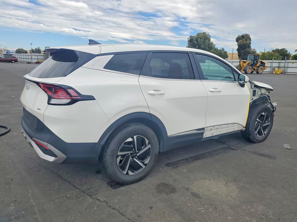 Photo 3 from auction – 2023 KIA SPORTAGE with VIN KNDPUCAG5P7057442
