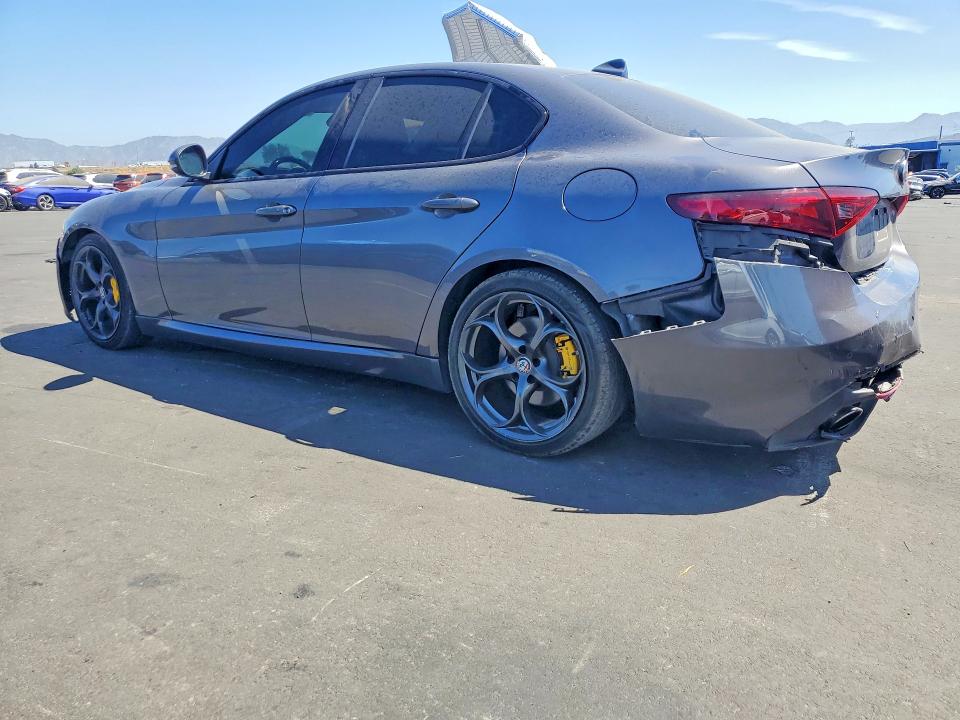 Photo 2 from auction – 2018 ALFA ROMEO GIULIA with VIN ZARFAECN5J7585491