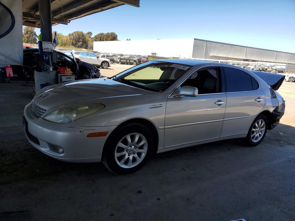 LEXUS ES 2002 with VIN JTHBF30G420063755 - Photo from auction