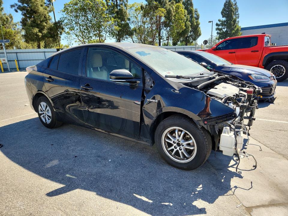 Photo 4 from auction – 2017 TOYOTA PRIUS with VIN JTDKBRFU3H3050435