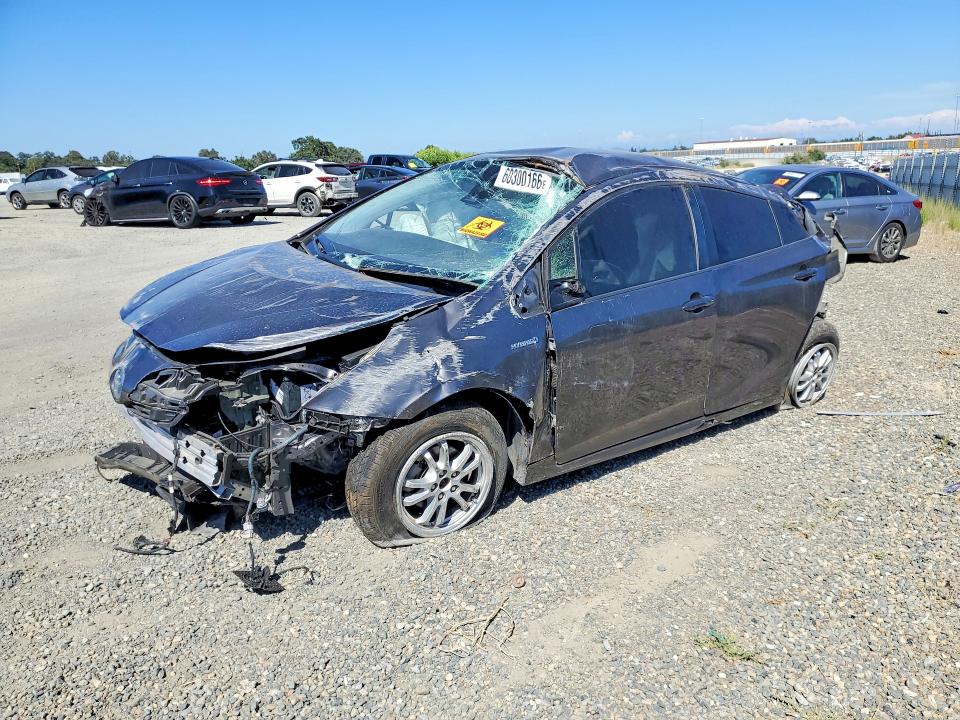 TOYO PRIUS 2017 with VIN JTDKBRFU4H3575522 - Photo from auction