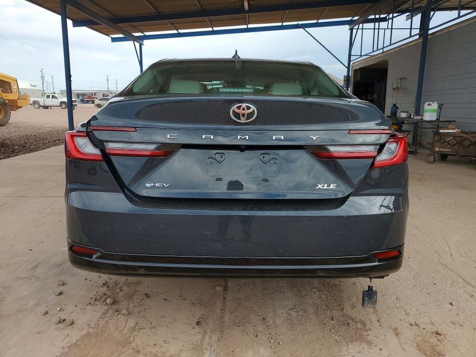 Zdjęcie 6 z aukcji – 2026 TOYOTA CAMRY z VIN 4T1DAACK3TU754665