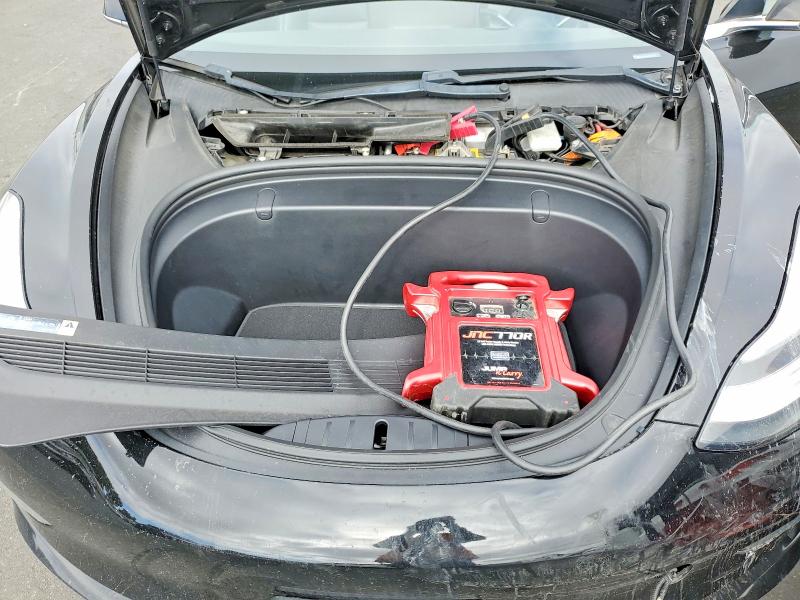 Photo 11 from auction – 2018 TESLA MODEL 3 with VIN 5YJ3E1EA8JF044109