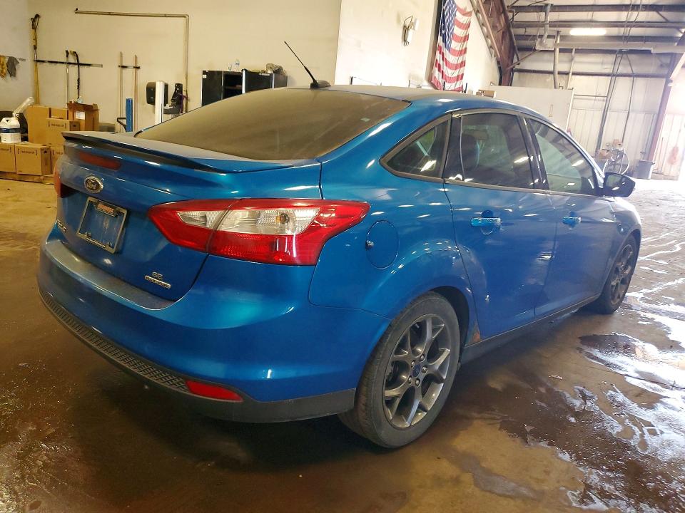 Photo 3 from auction – 2014 FORD FOCUS with VIN 1FADP3F26EL241161