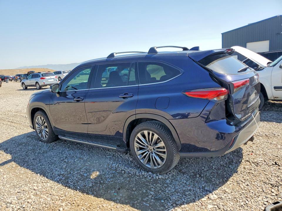 Photo 2 from auction – 2022 TOYOTA HIGHLANDER with VIN 5TDFZRAH3NS100025