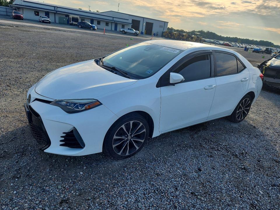TOYOTA COROLLA 2018 with VIN 2T1BURHE6JC032038 - Photo from auction
