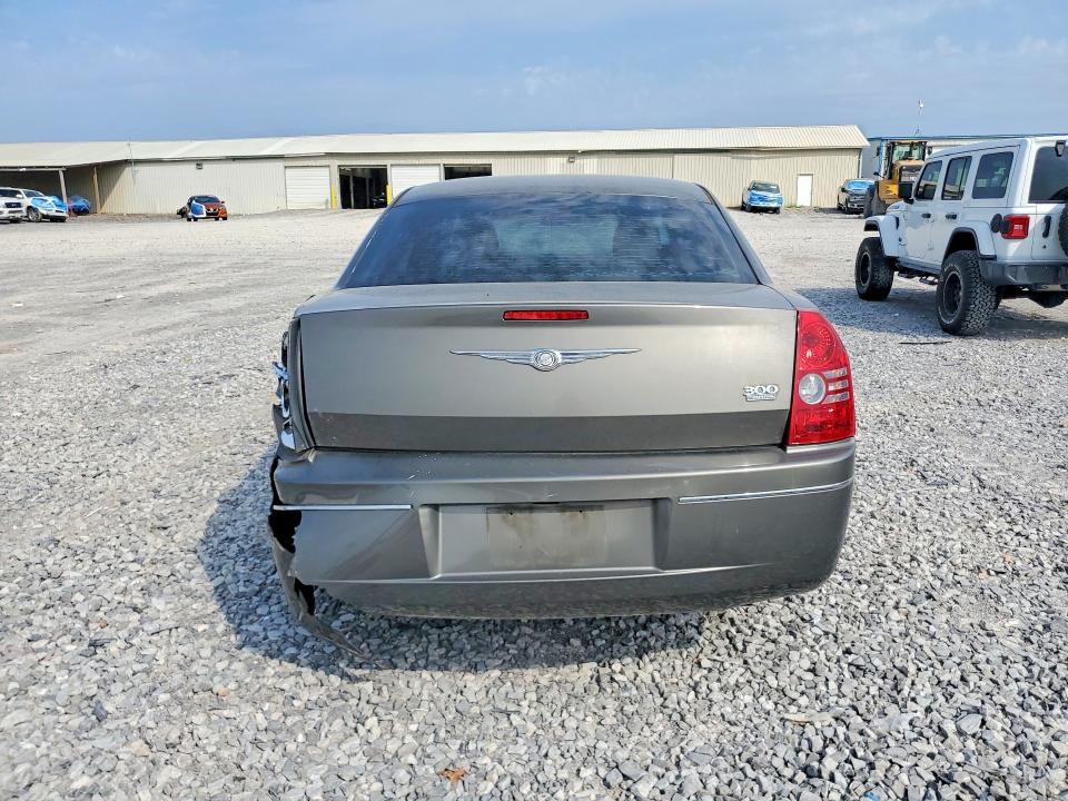 Photo 6 from auction – 2010 CHRYSLER 300 with VIN 2C3CA4CD3AH105116