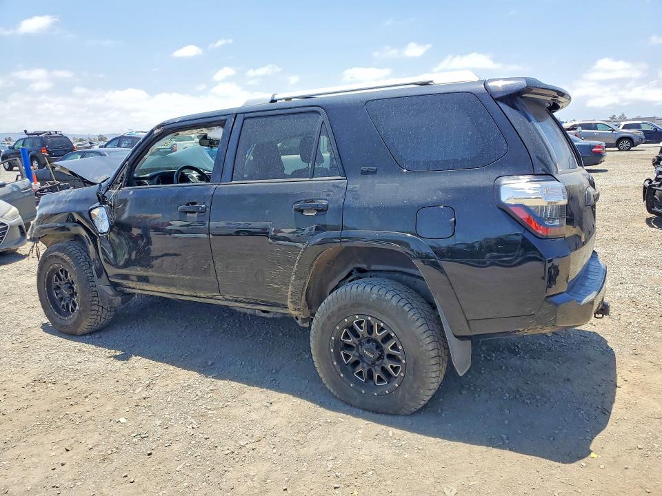 Zdjęcie 2 z aukcji – 2016 TOYOTA 4RUNNER z VIN JTEBU5JR3G5284711