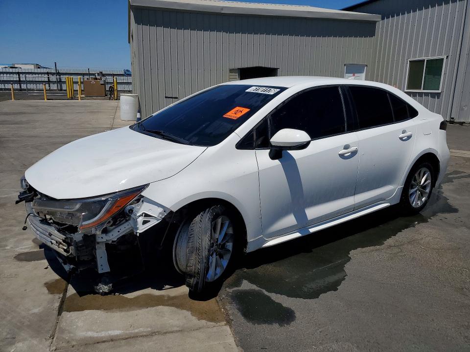 TOYOTA COROLLA 2021 with VIN JTDVPMAE2MJ137735 - Photo from auction