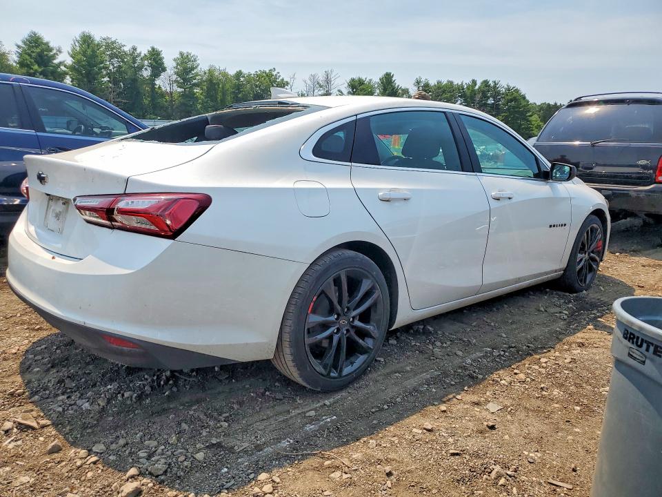 Photo 3 from auction – 2021 CHEVROLET MALIBU with VIN 1G1ZD5ST5MF085123