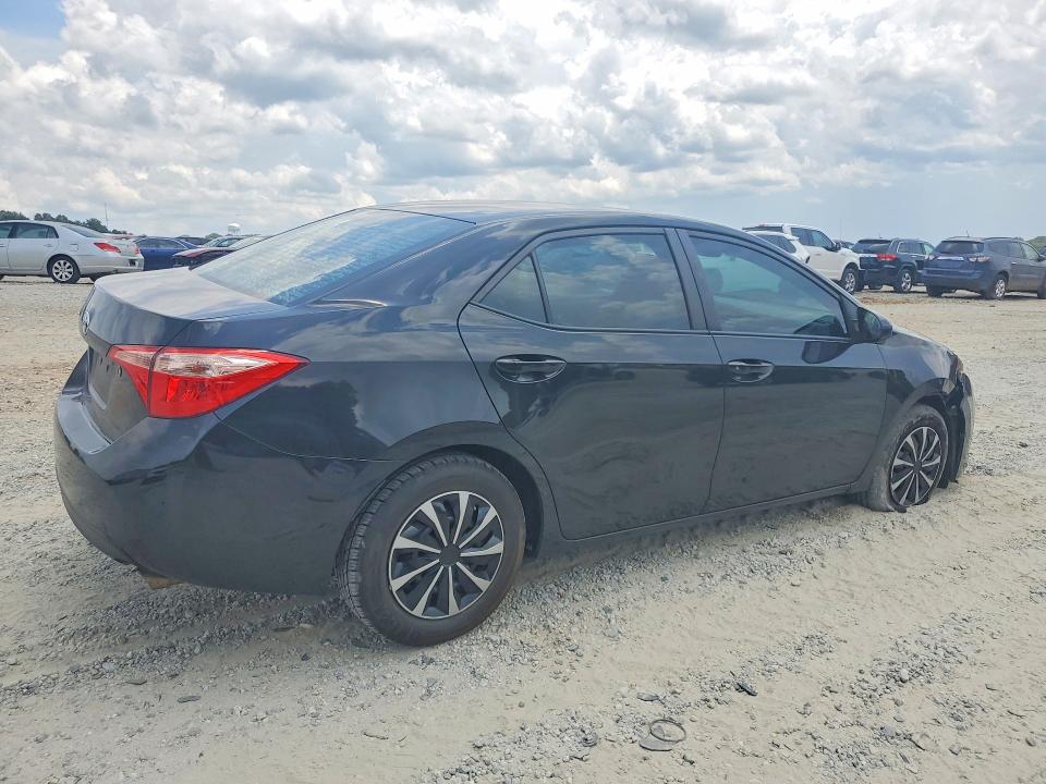 Photo 3 from auction – 2018 TOYOTA COROLLA with VIN 5YFBURHEXJP825794