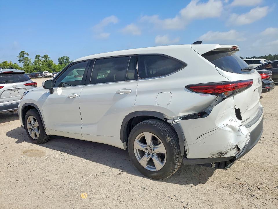 Photo 2 from auction – 2022 TOYOTA HIGHLANDER with VIN 5TDCZRAH7NS099643