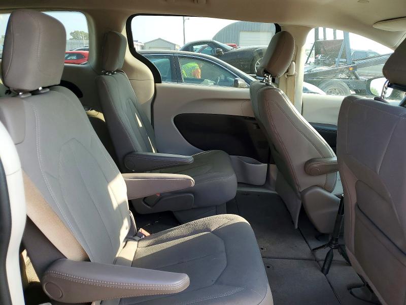 Photo 11 from auction – 2017 CHRYSLER PACIFICA with VIN 2C4RC1DG5HR501964
