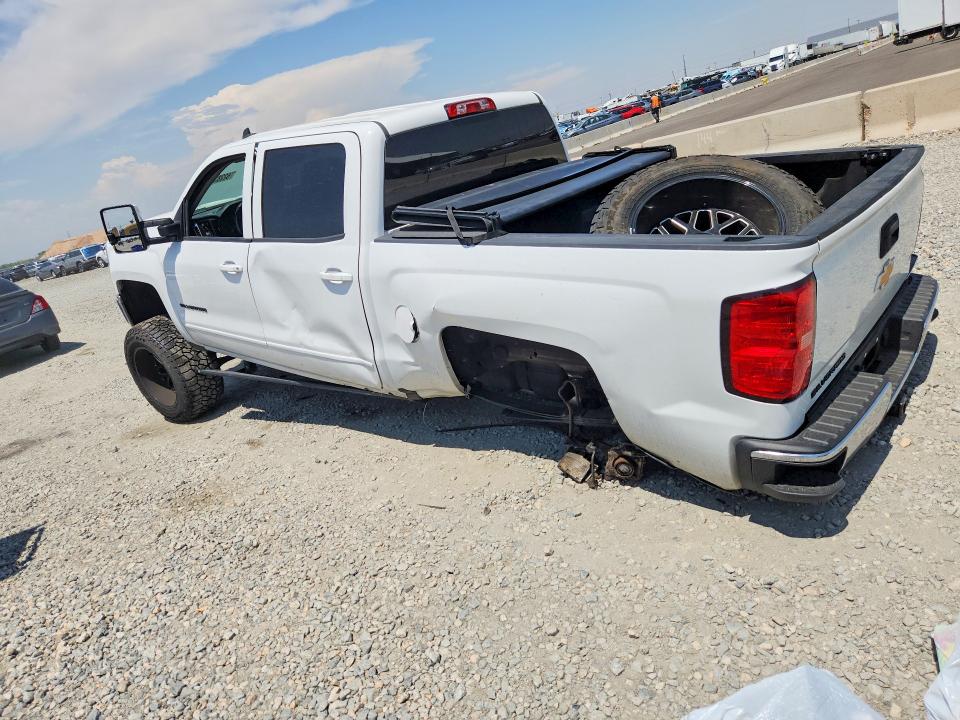 Photo 2 from auction – 2018 CHEVROLET SILVERADO with VIN 3GCUKREC7JG614995