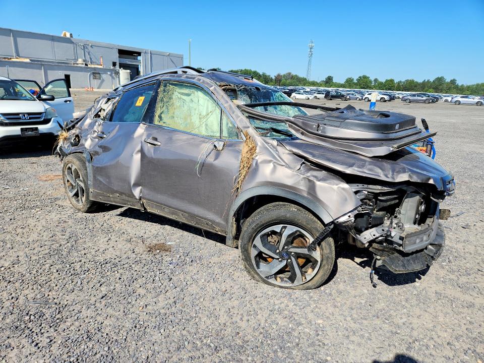 Photo 4 from auction – 2023 SUBARU FORESTER with VIN JF2SKARC4PH429158