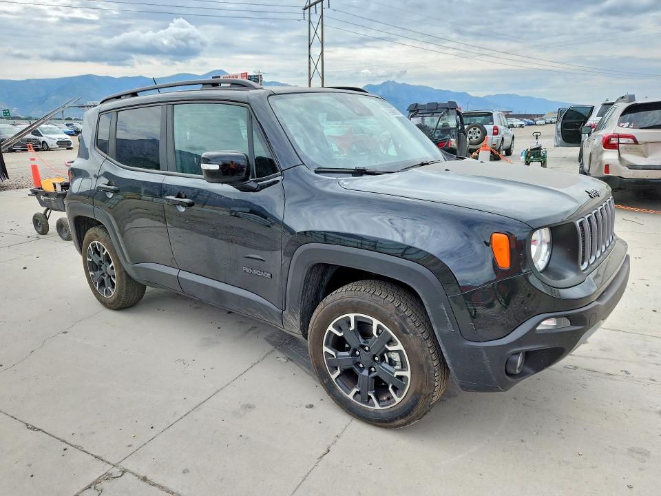 Photo 4 from auction – 2023 JEEP RENEGADE with VIN ZACNJDB19PPP36047